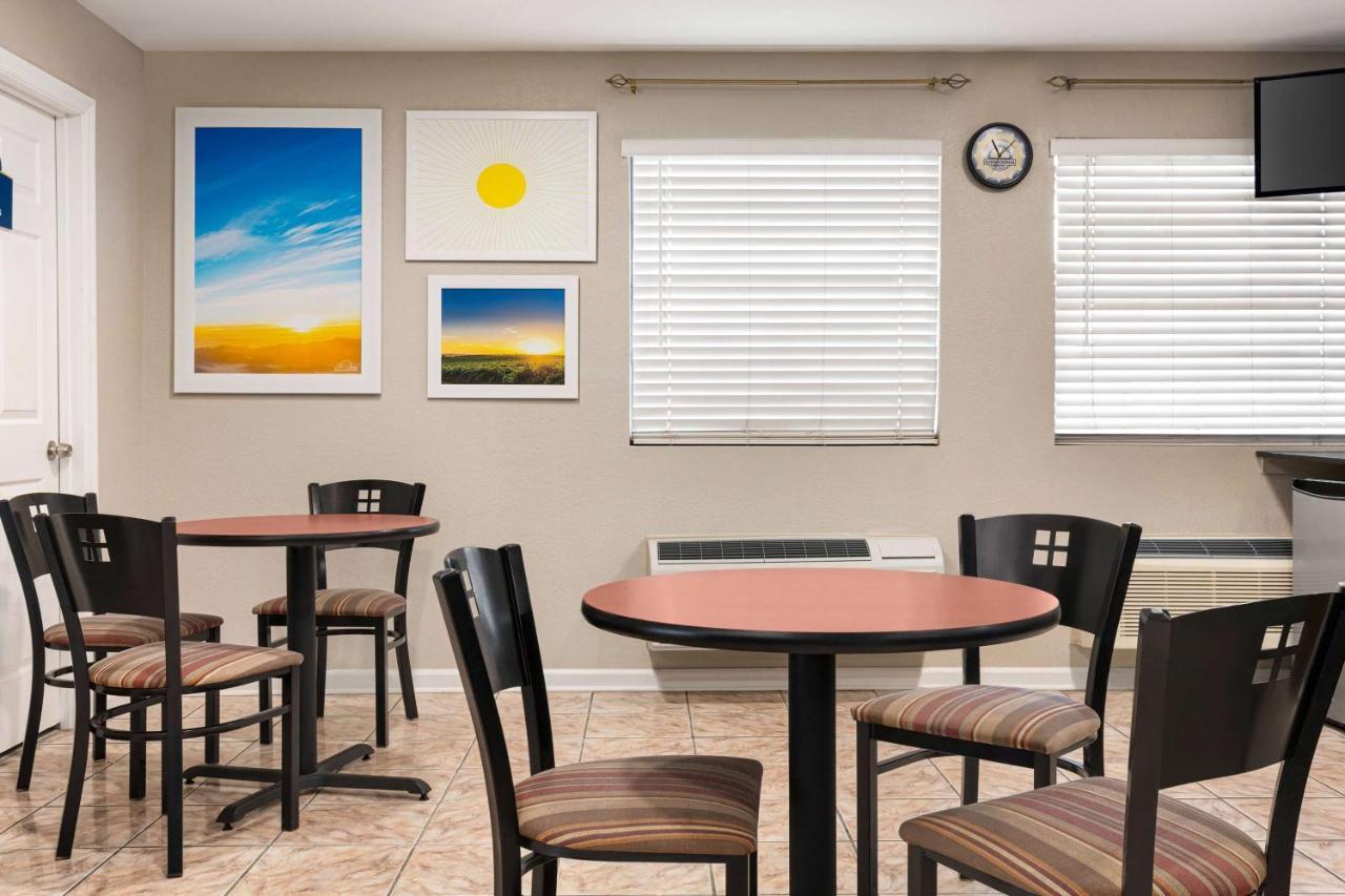 Days Inn By Wyndham Demopolis Luaran gambar