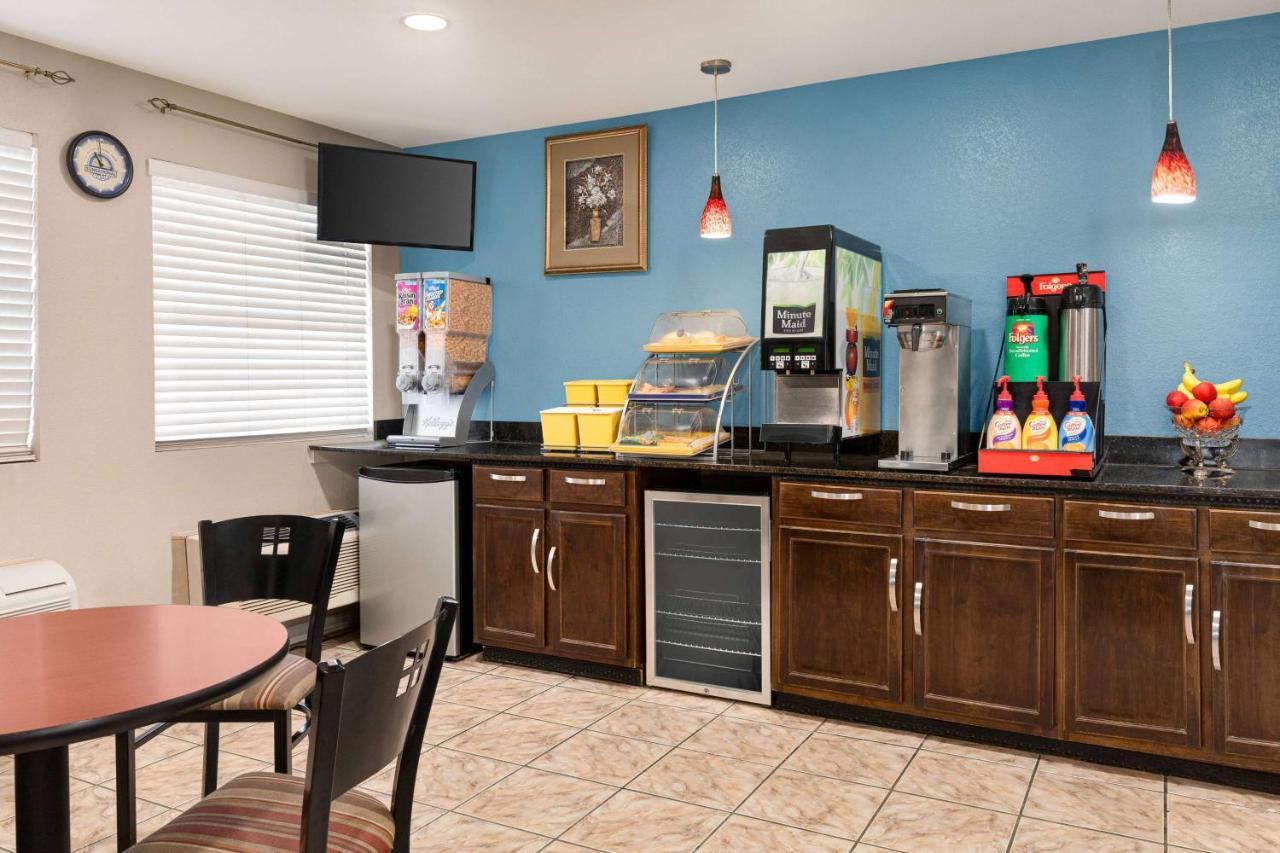 Days Inn By Wyndham Demopolis Luaran gambar