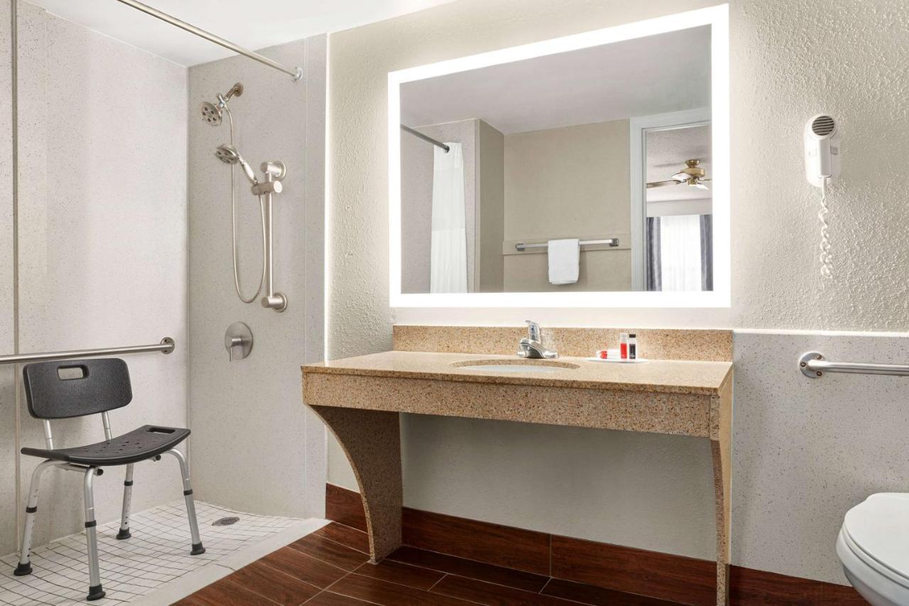 Days Inn By Wyndham Demopolis Luaran gambar