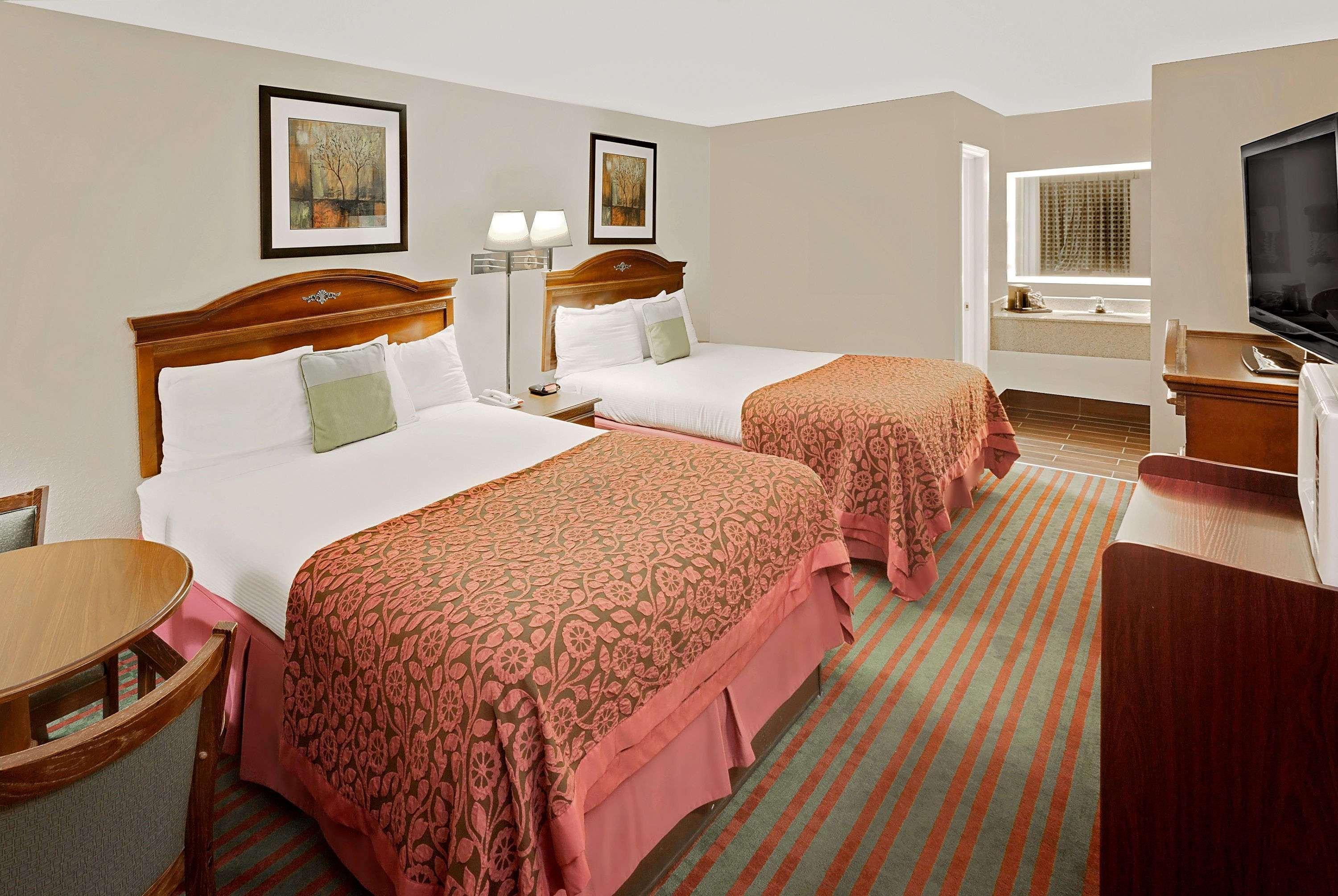 Days Inn By Wyndham Demopolis Luaran gambar