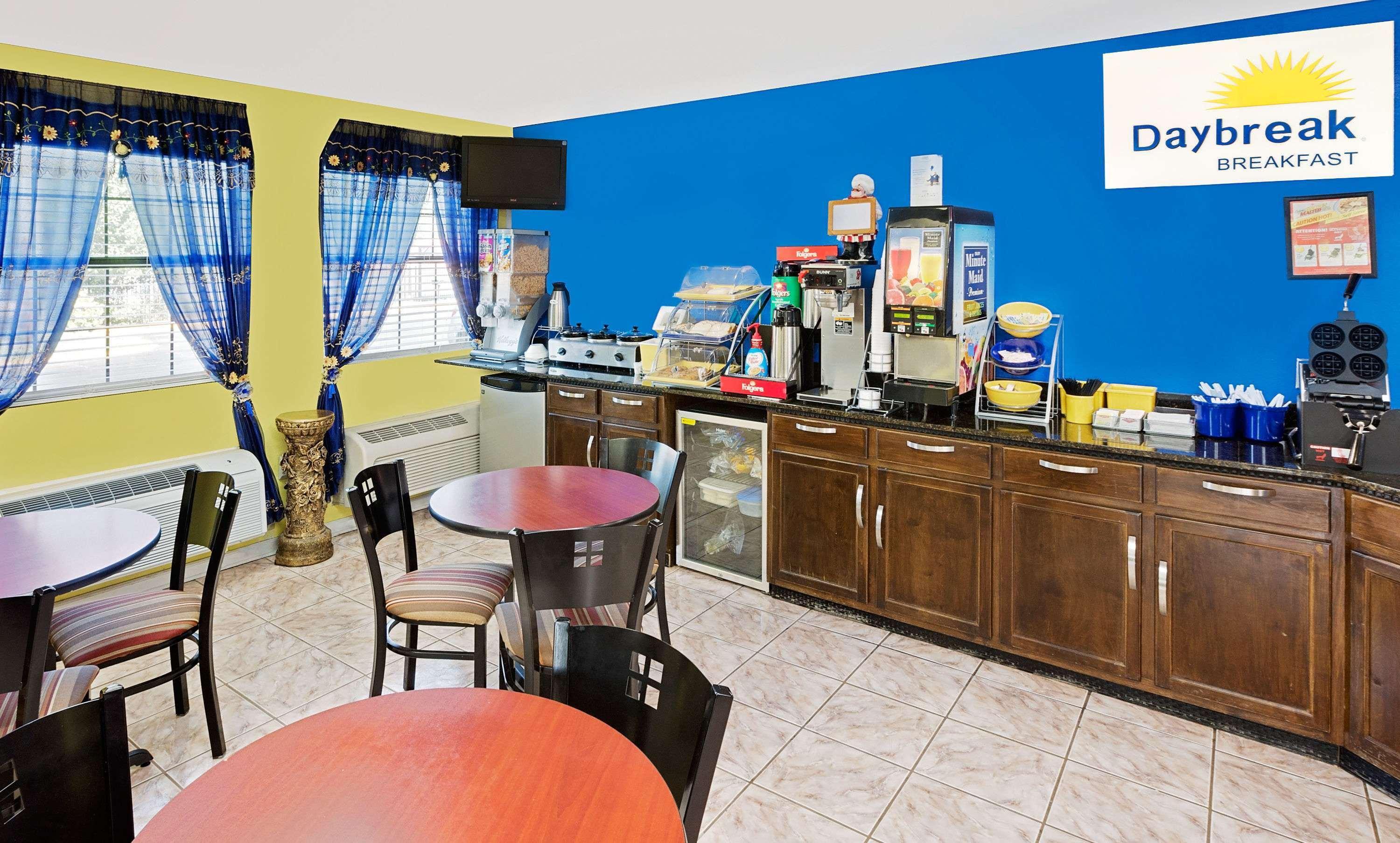 Days Inn By Wyndham Demopolis Luaran gambar